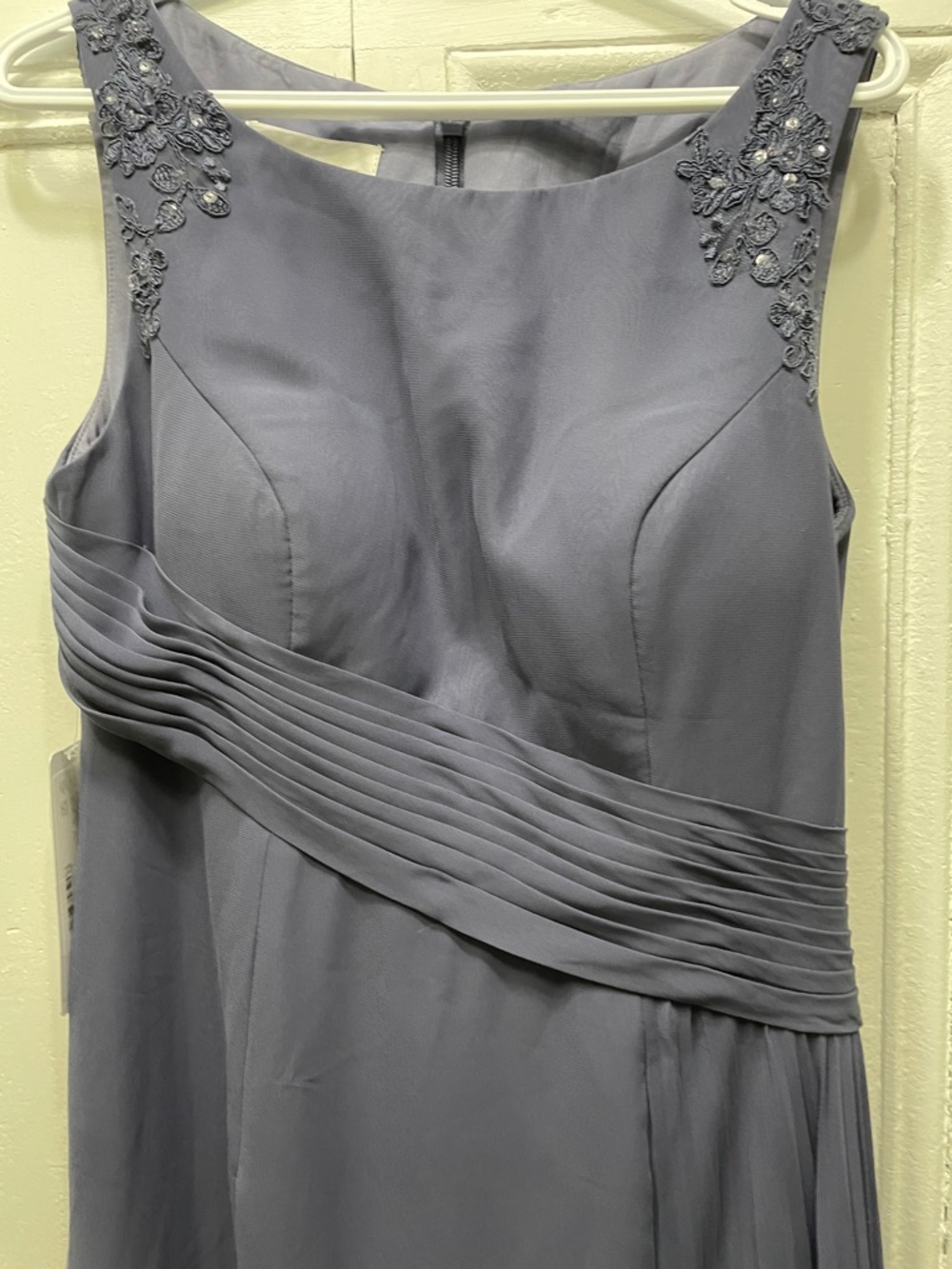 Azazie Stormy Blue Sleeveless Maxi Gown
Mother of the Bride Galvan size 12 Large - Picture 11 of 16